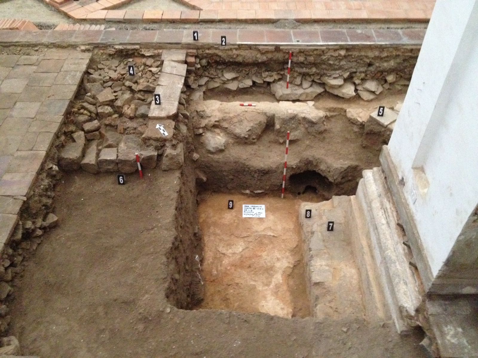 View of excavations in the presbytery of San Ignacio